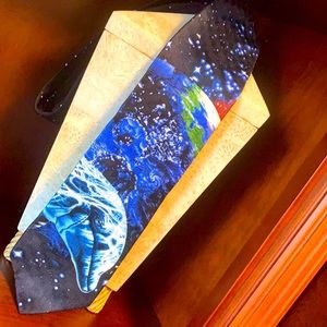 Lassen rare collection classic dolphin’s world view beautiful styled design!